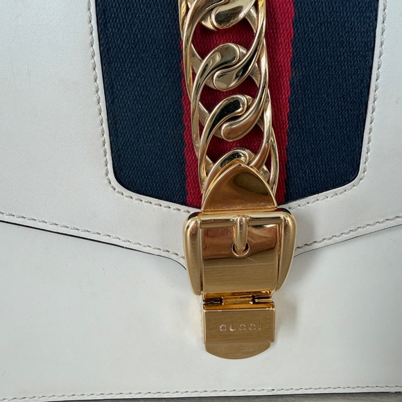 Gucci Sylvie Shoulder Bag Small - Picture 2 of 10